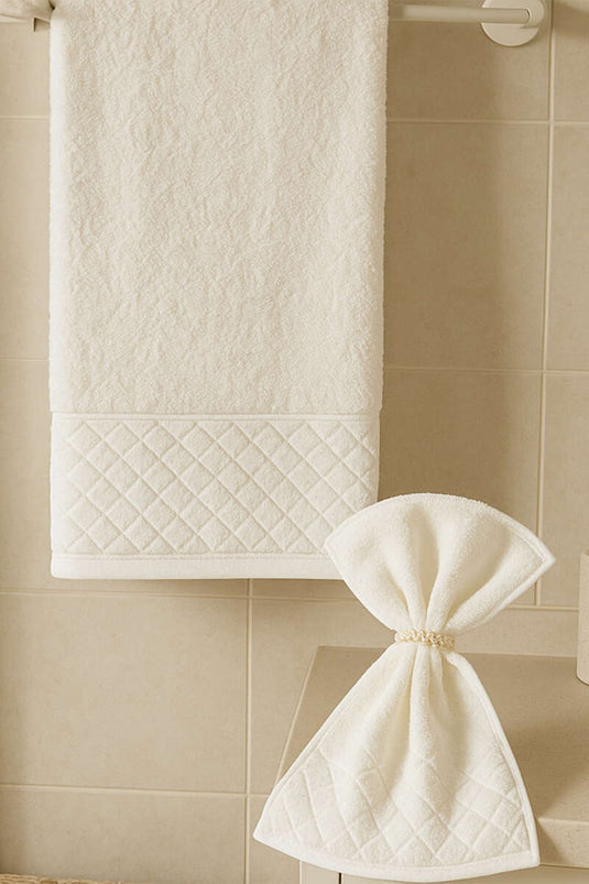 طقم مناشف مكون من قطعتين للأم وابنتها، لون بيج فاتح