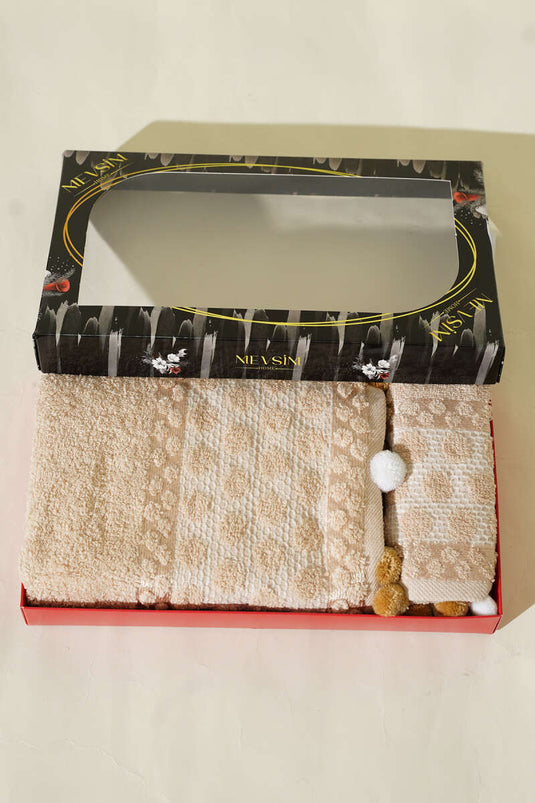 2-Piece Pom-Pom Towel Set Beige