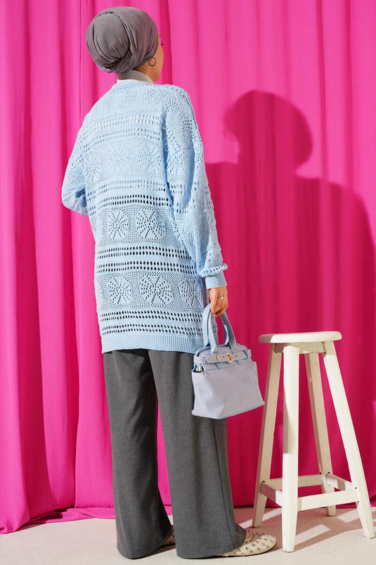 Cardigan en tricot ajouré à boutons en bois bleu