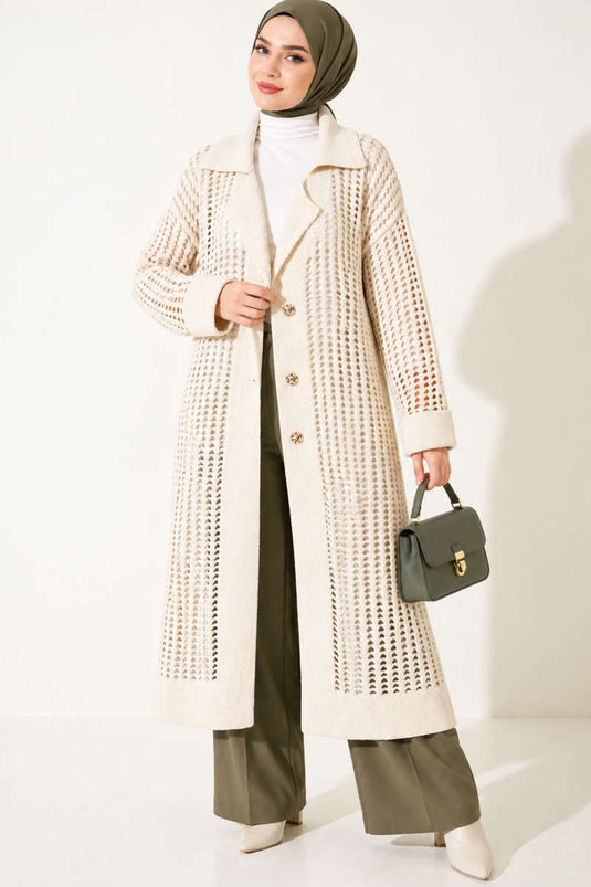 Strickjacke Mit Knöpfen Und Steinen