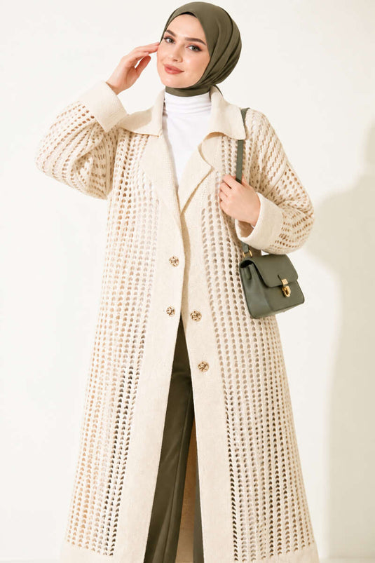 Strickjacke Mit Knöpfen Und Steinen