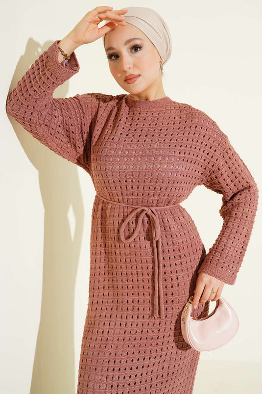 Robe en maille ajourée avec ceinture en corde, rose poudré