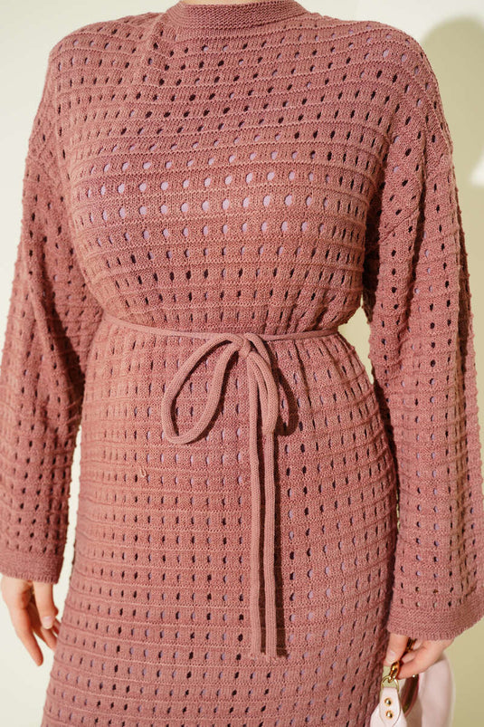 Robe en maille ajourée avec ceinture en corde, rose poudré