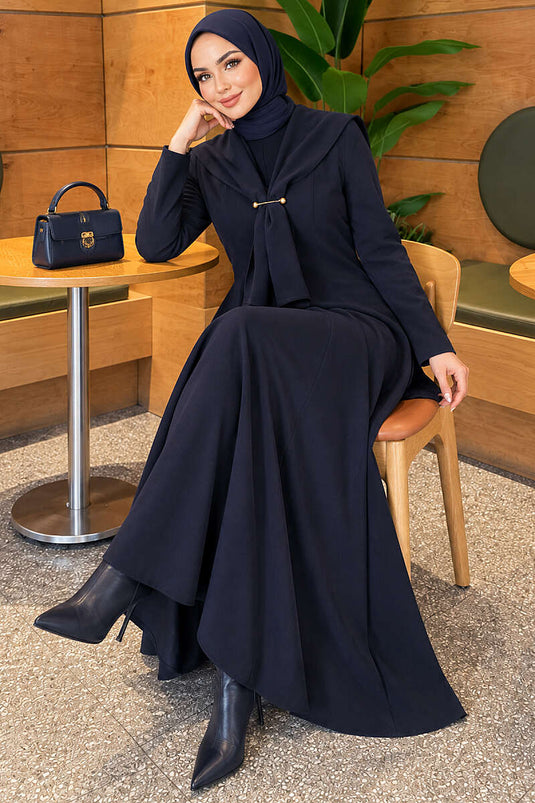 Marineblaues Cape-Kragen Kleid Mit Accessoires
