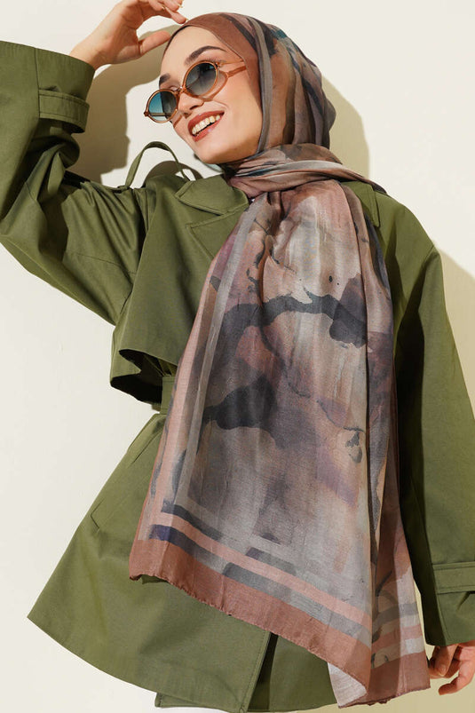 شال شريطي متدرج من سلسلة العنبر بلون الجمل