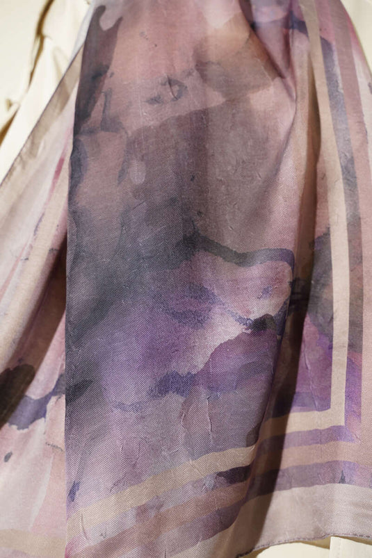 شال شريطي متدرج من سلسلة العنبر بلون فيزون