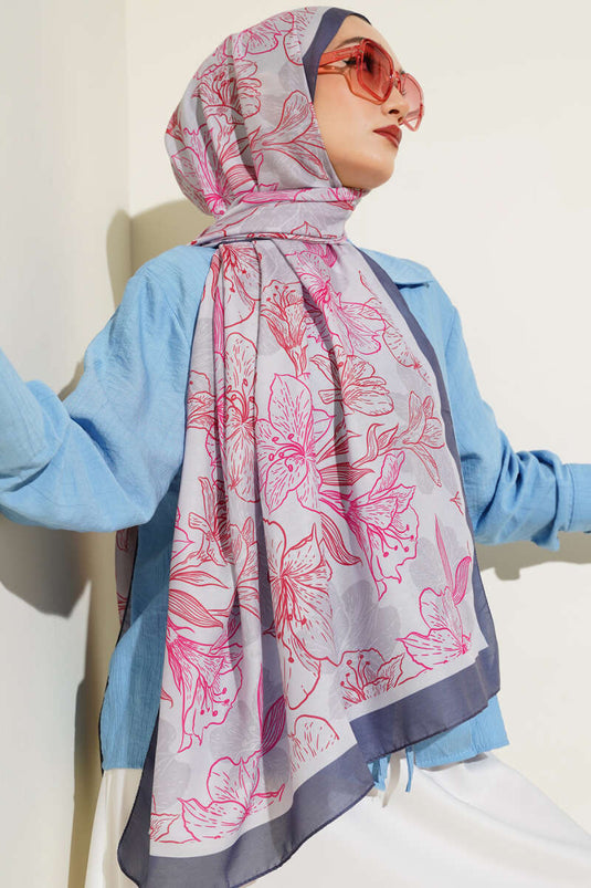 Châle doux gris à motif floral antique