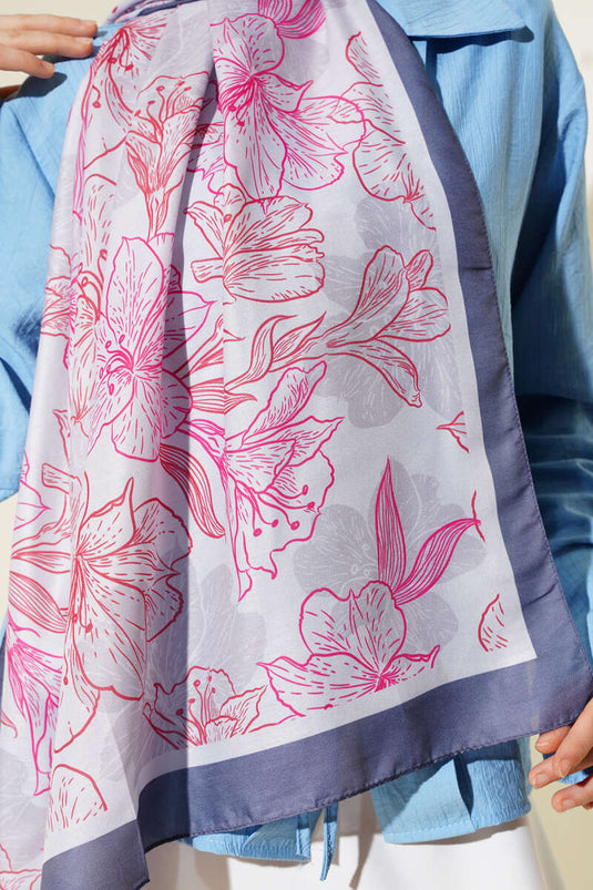 شال ناعم بنقشة زهور عتيقة باللون الرمادي