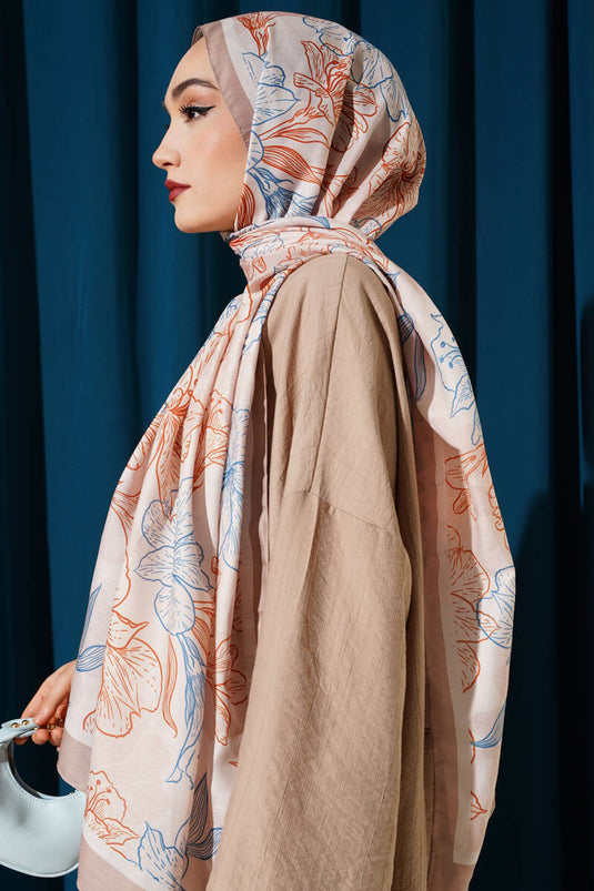 Châle doux à motif floral antique Latte