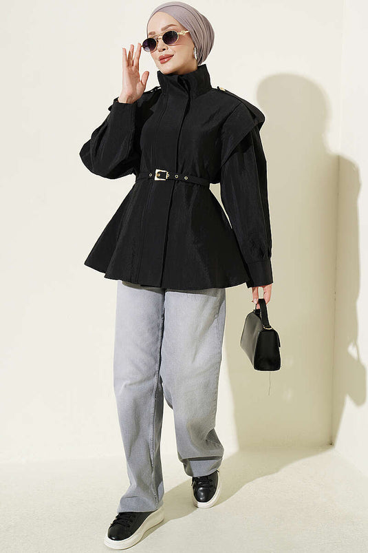 Zwarte Blazer Met Schouderstukken En Knopen