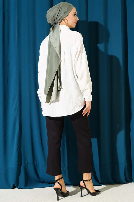 قميص مخطط بكسرات مزدوجة من أركا بلون عاجي