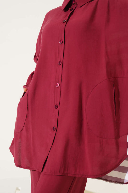 Completo due pezzi con dettaglio a righe sul retro, bordeaux.