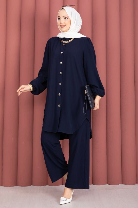 Ensemble modest fashion à boutons sur toute la longueur avec plis au dos, bleu marine