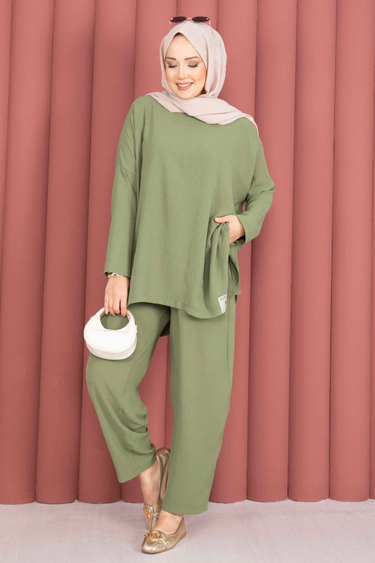 Ensemble d'été ample avec broderie kaki
