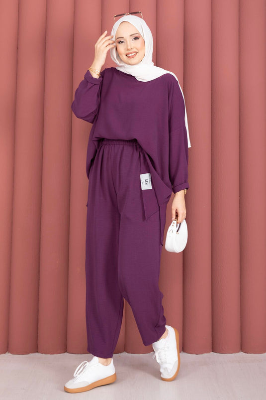 Ensemble ample d'été avec détails brodés, couleur mûre