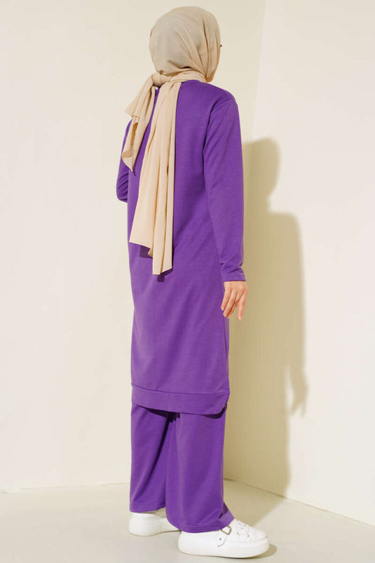 بدلة مزدوجة مطرزة واسعة الساق باللون الأرجواني