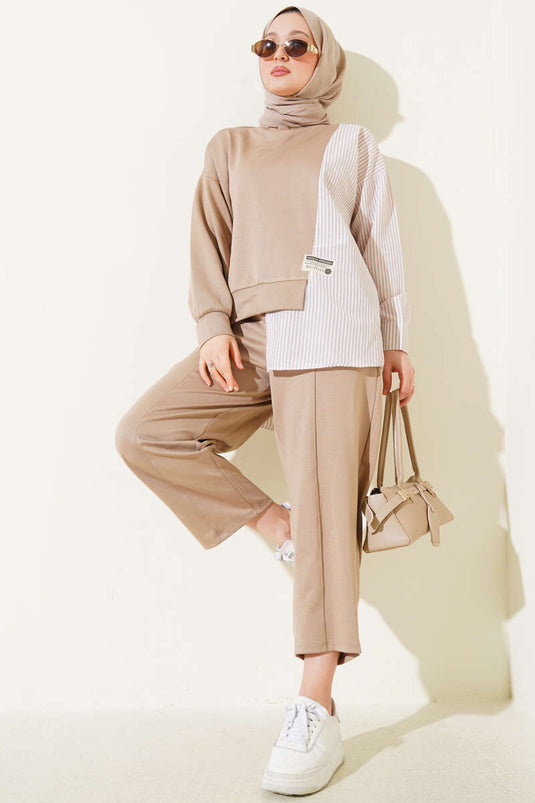 بدلة من قطعتين من فرو المنك بشعار، مخططة، مزخرفة