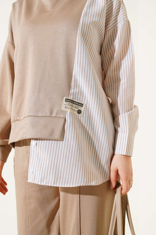 بدلة من قطعتين من فرو المنك بشعار، مخططة، مزخرفة