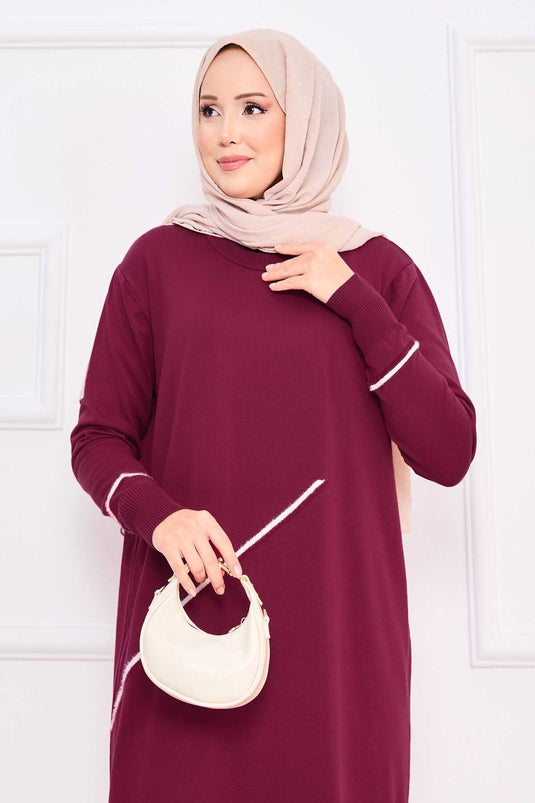 Robe hijab asymétrique en maille bordeaux à rayures et détails en hijab