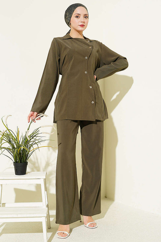 Asymmetrisches, knopfbesetztes, schnurgebundenes Tensel-Zweiteiler-Set in Khaki