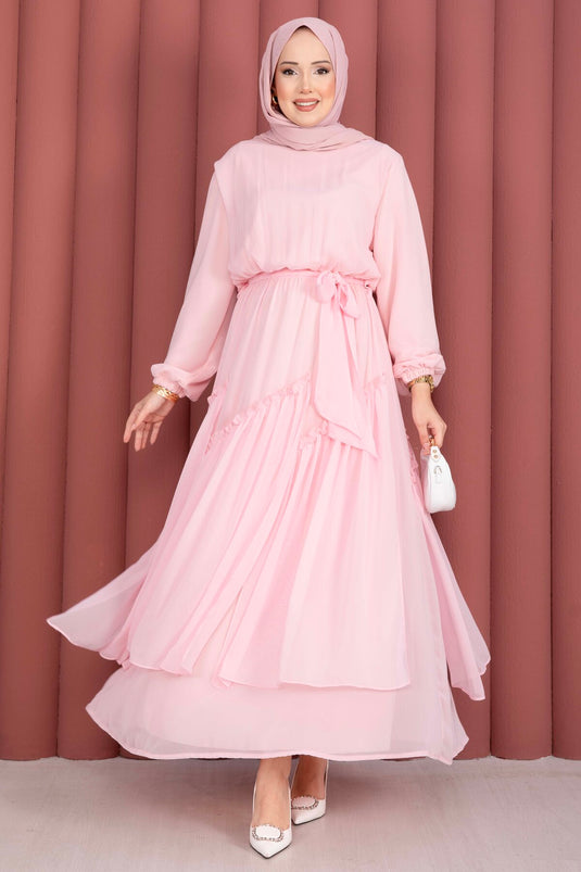 Robe en chiffon avec détails asymétriques à volants couleur poudre