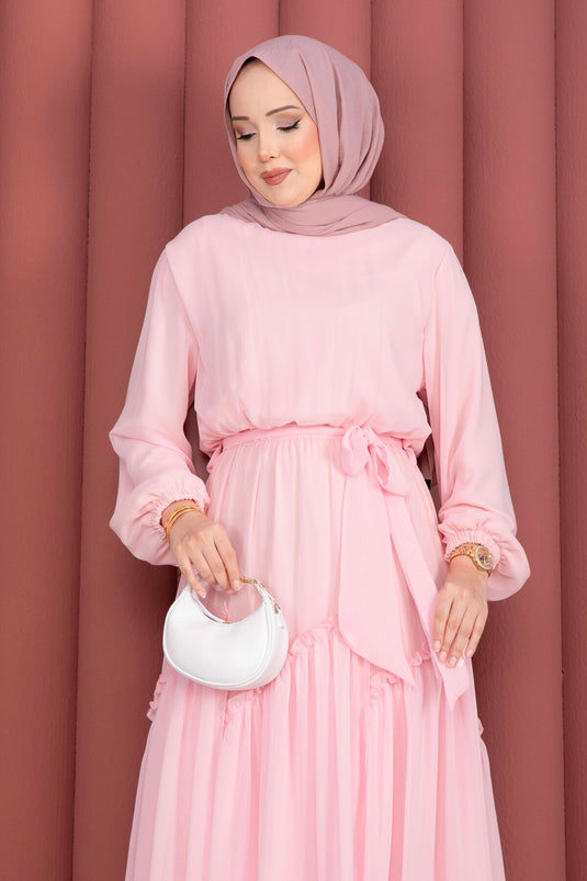Robe en chiffon avec détails asymétriques à volants couleur poudre