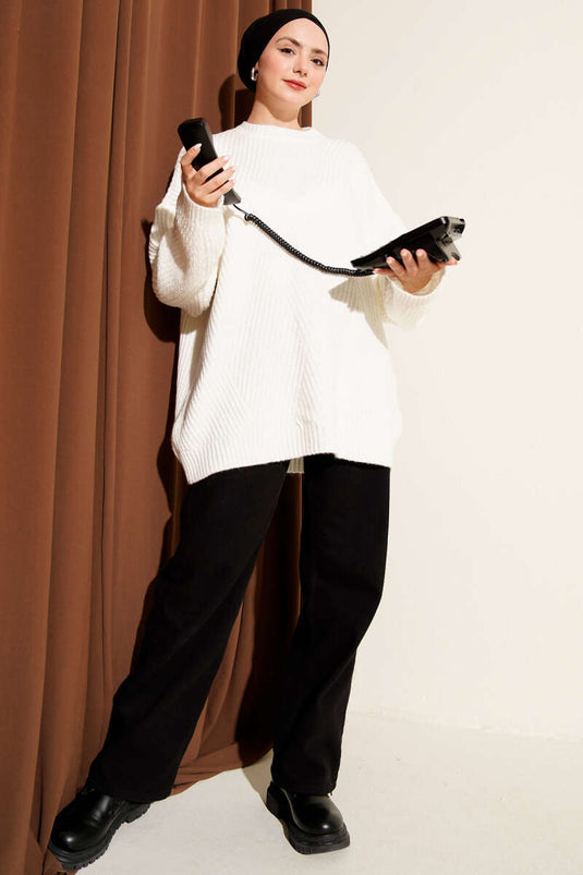 Asymmetrisch geprägte Strick-Tunika in Ecru