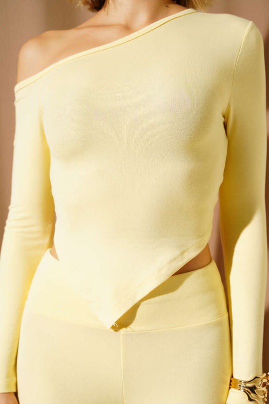 Asymmetrisch geschnittenes zweiteiliges Set, Gelb