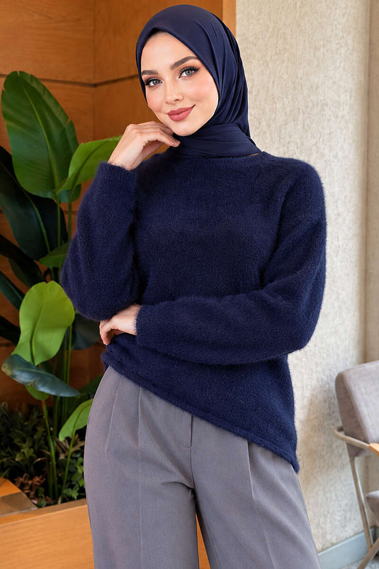 كنزة ذات قص غير متماثل باللون الكحلي