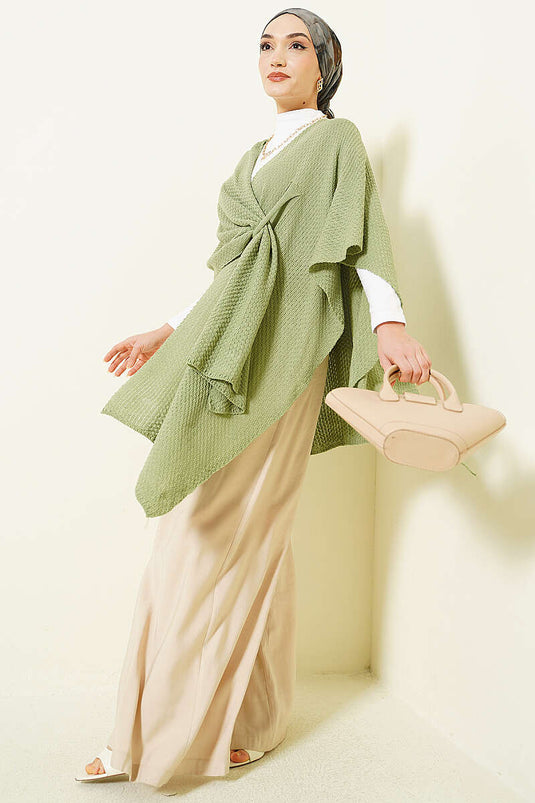 Poncho in maglia a taglio asimmetrico verde pistacchio