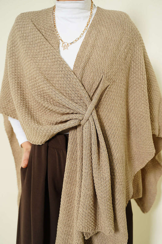 Poncho in maglia a taglio asimmetrico color visone