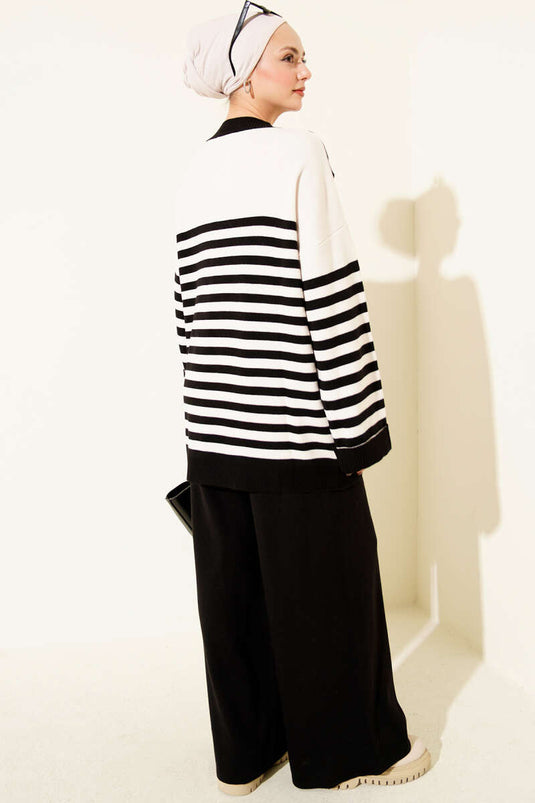 طقم ثنائي منسوج مخطط مع وشاح تفصيلي باللون الأسود