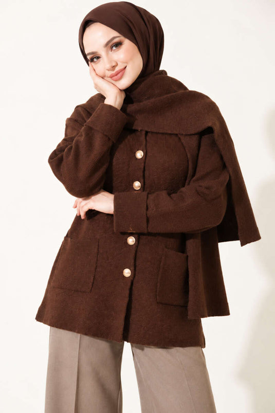 Chaqueta De Punto Marrón Con Botones Y Detalle De Bufanda
