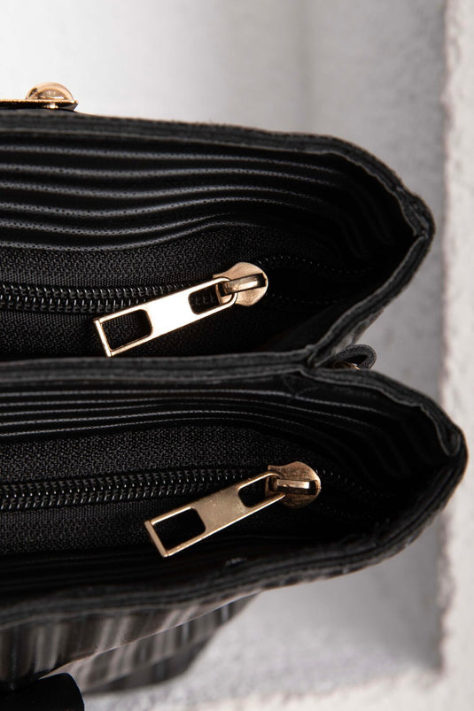 حقيبة يد من سلسلة أورا باللون الأسود