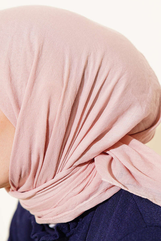 آية سيريسي وشاح قطني رقيق بودرة