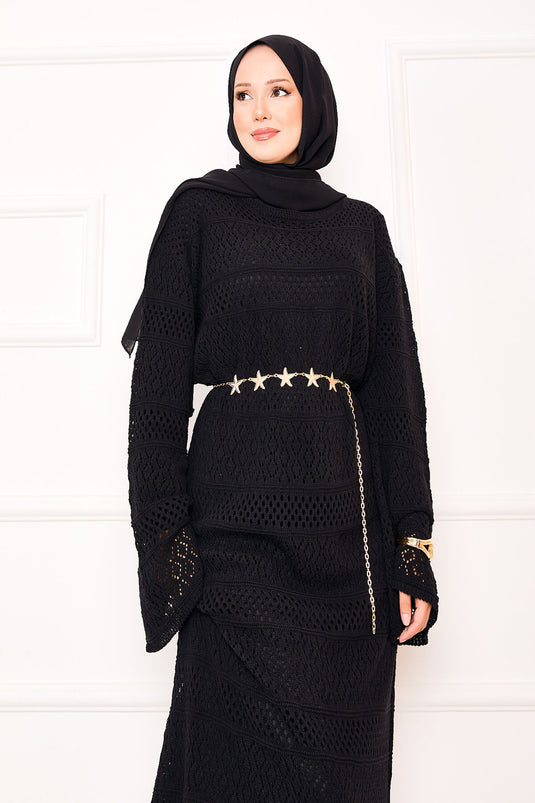 Schwarzes Kleid mit Baklava-Muster und durchbrochenem Strickmuster