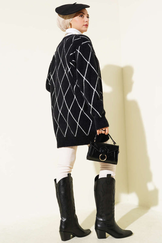 Gilet à rayures à poches et motif baklava, noir et blanc.