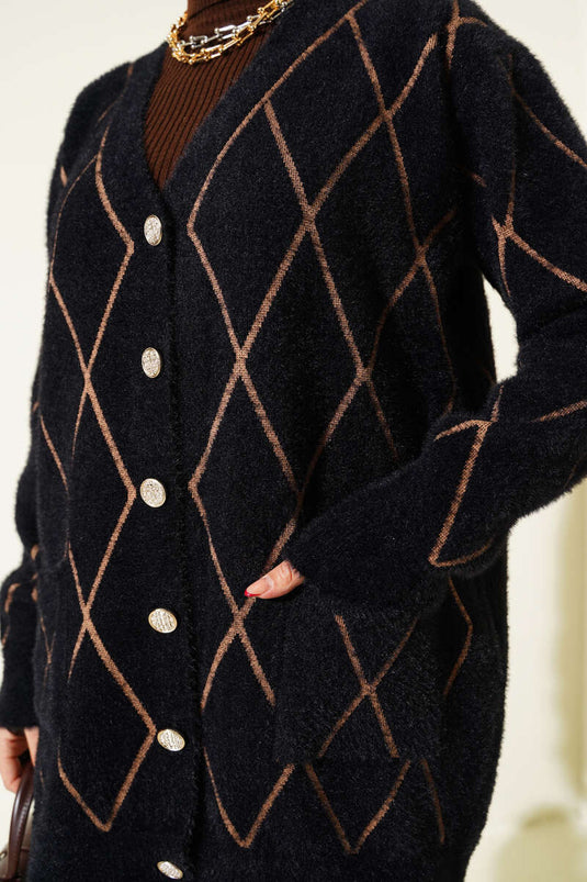 كارديجان أسود جملي مخطط بنقشة البقلاوة، بجيوب وذيل مخطط، مزين بلحية.