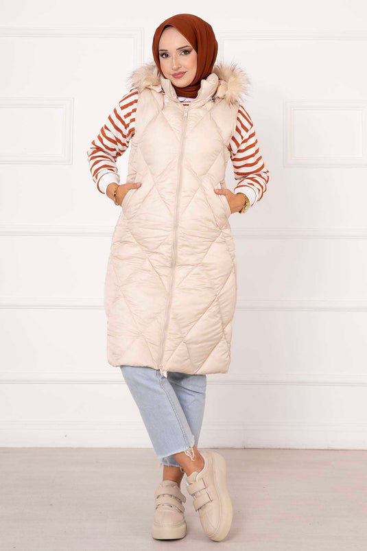 سترة حشو بنمط الماس بلون البيج الفاتح