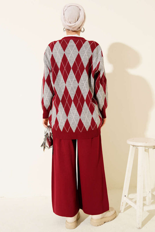 طقم مزدوج من سترة صوفية مزخرفة بأزرار بنية محمرة