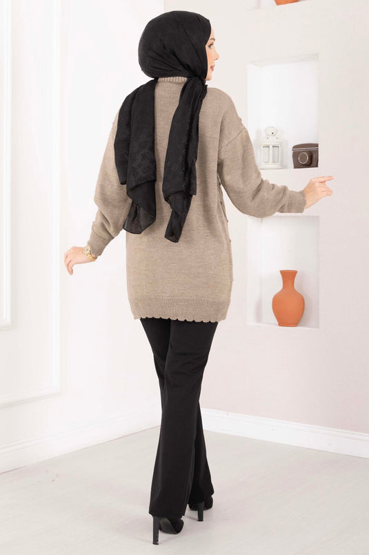 Baklava-Muster Strickpullover mit Bommelverzierung in Rehbraun