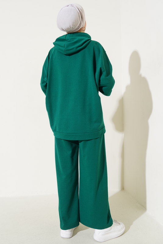 Completo due pezzi ampio con cappuccio ricamato Balance, color smeraldo