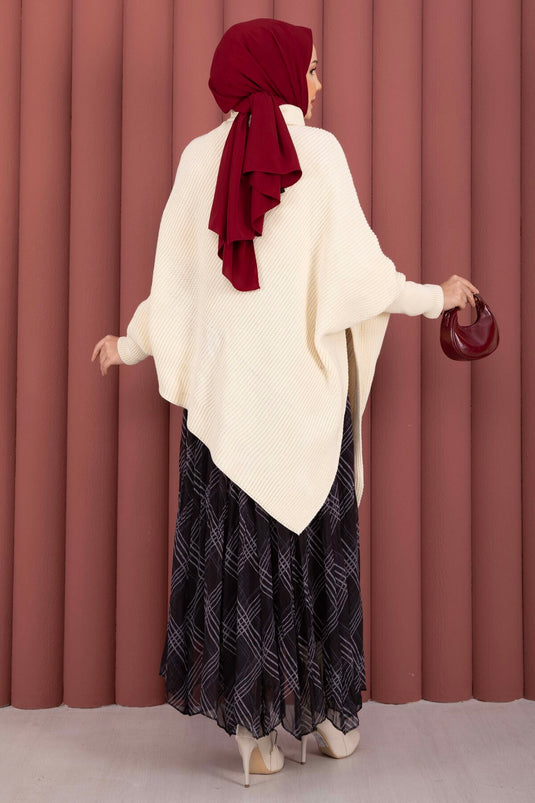 Pull en tricot asymétrique à col marin écru