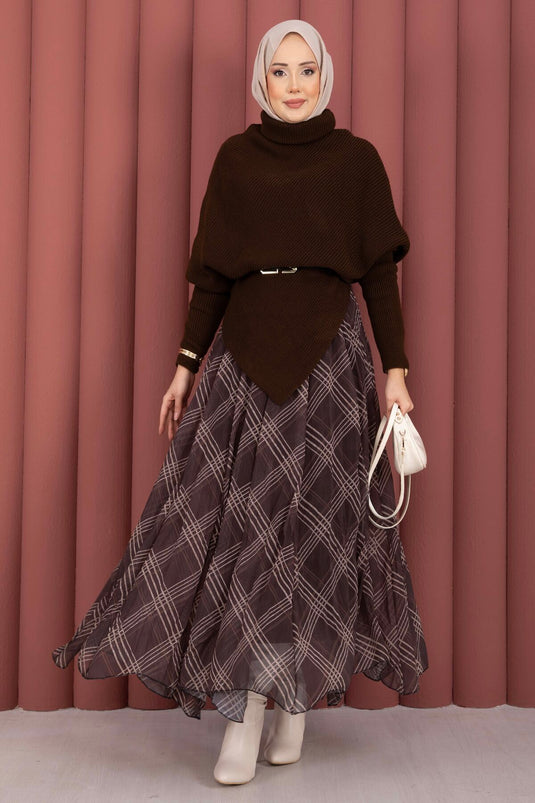 كنزة صوفية غير متماثلة الياقة برقبة صياد بلون بني