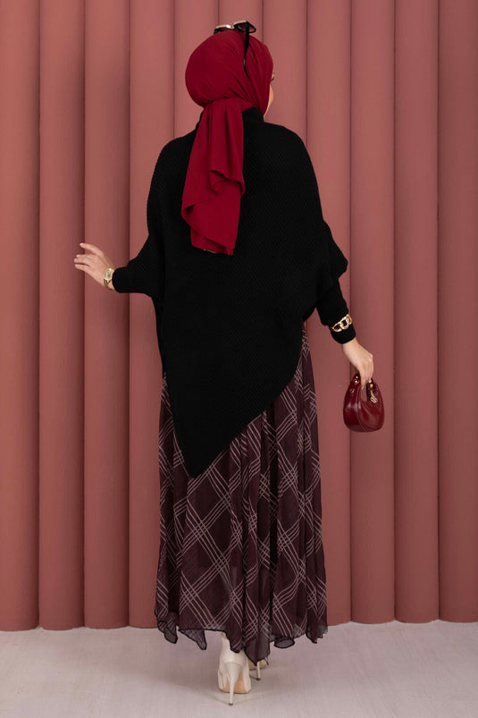 كنزة صوفية برقبة صياد غير متماثلة باللون الأسود