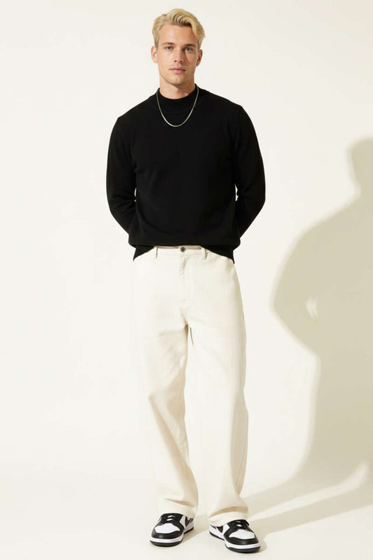 Schwarzer Herren-Rollkragenpullover, schlicht