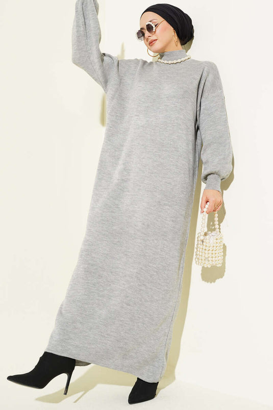 Robe grise à col roulé en maille unie