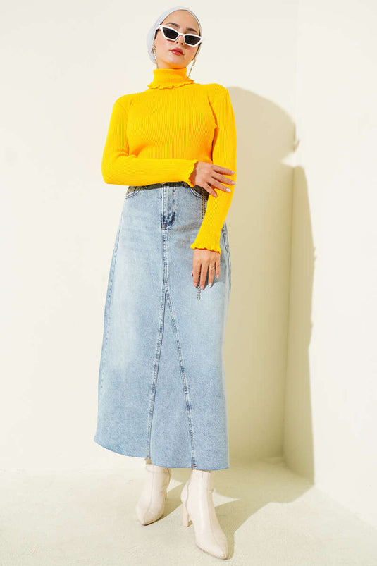 سترة محبوكة بياقة مدورة وكشكشة باللون الأصفر