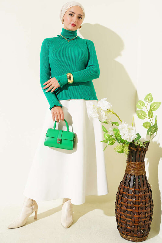 سترة خضراء محبوكة بياقة مدورة وكشكشة