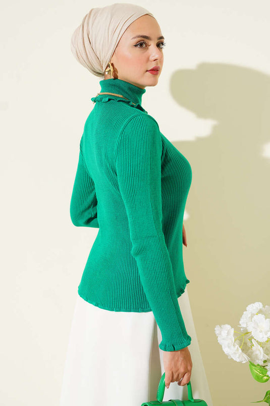 سترة خضراء محبوكة بياقة مدورة وكشكشة